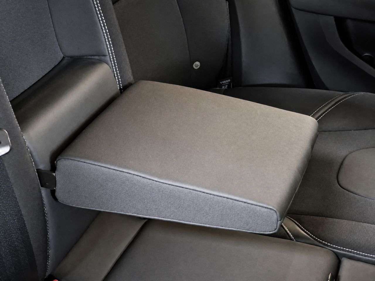 2015 VOLVO V40 2015 VOLVO V40