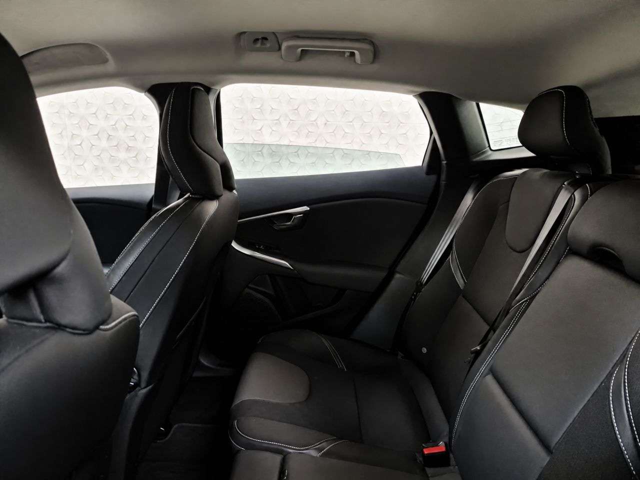 2015 VOLVO V40 2015 VOLVO V40