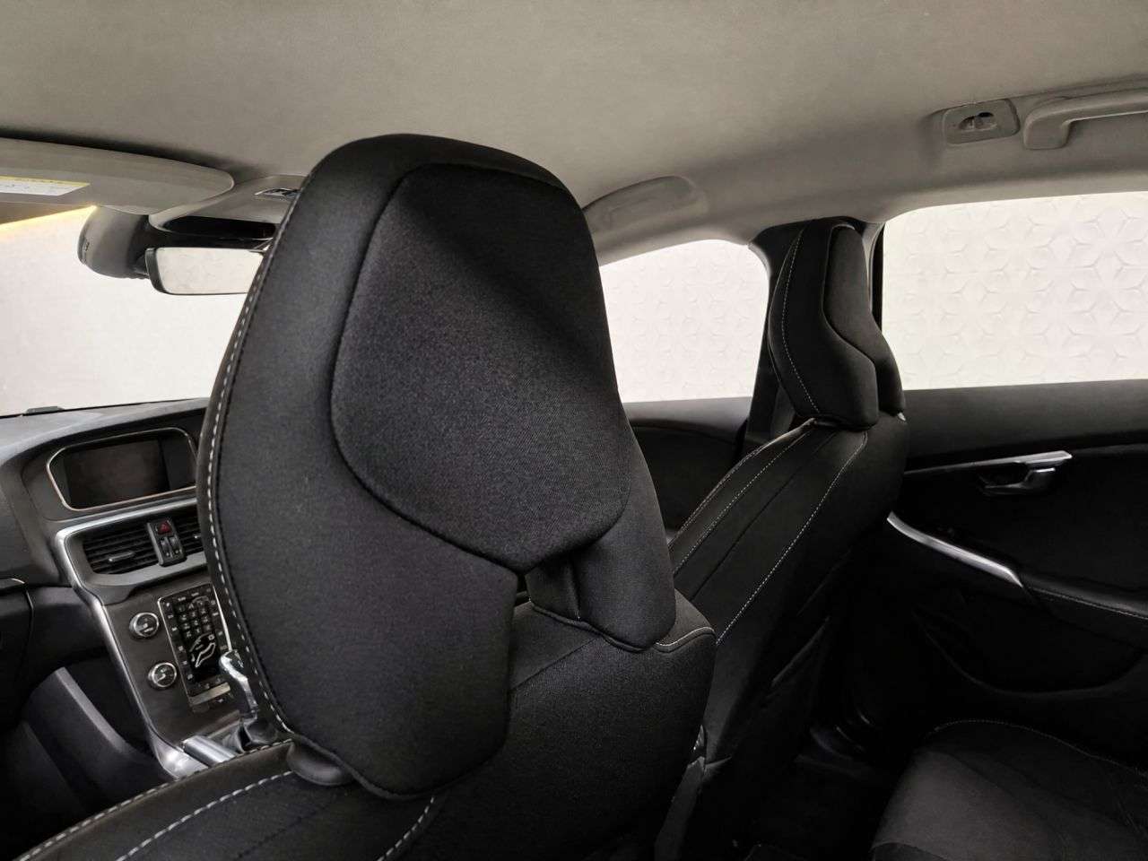 2015 VOLVO V40 2015 VOLVO V40