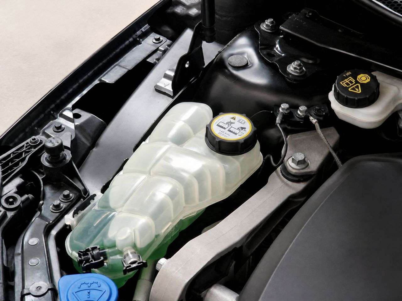 2015 VOLVO V40 2015 VOLVO V40