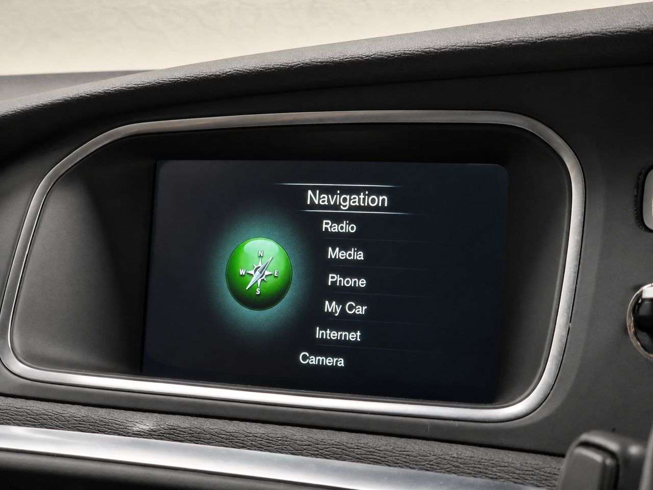 2015 VOLVO V40 2015 VOLVO V40