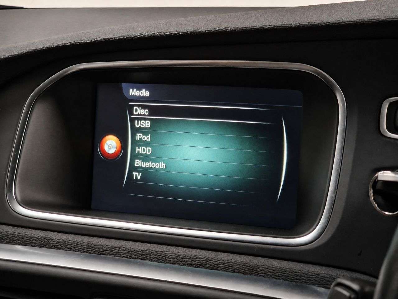 2015 VOLVO V40 2015 VOLVO V40