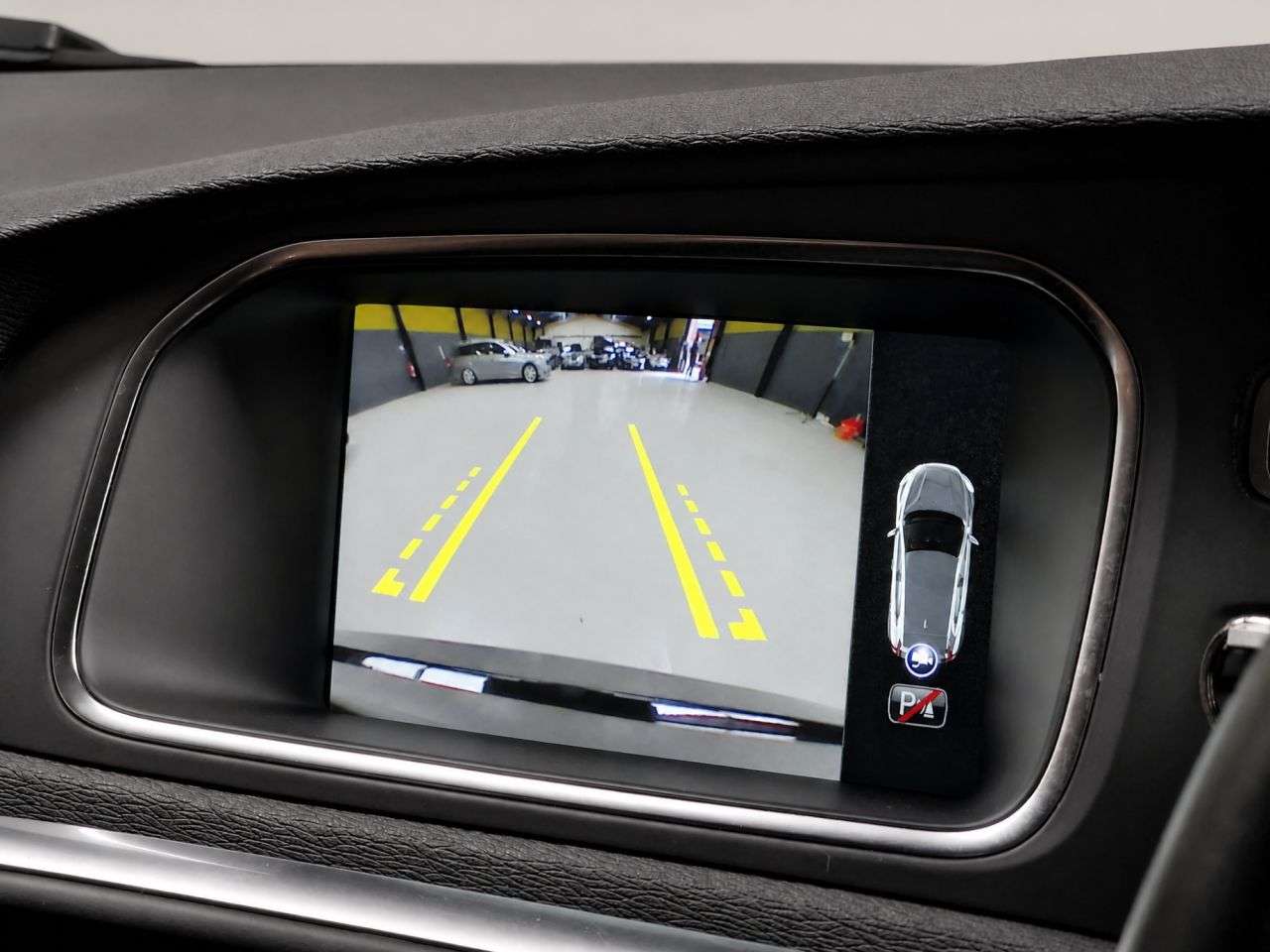 2015 VOLVO V40 2015 VOLVO V40