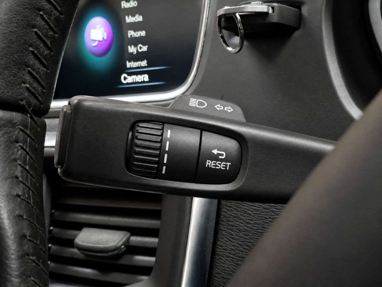 2015 VOLVO V40 2015 VOLVO V40