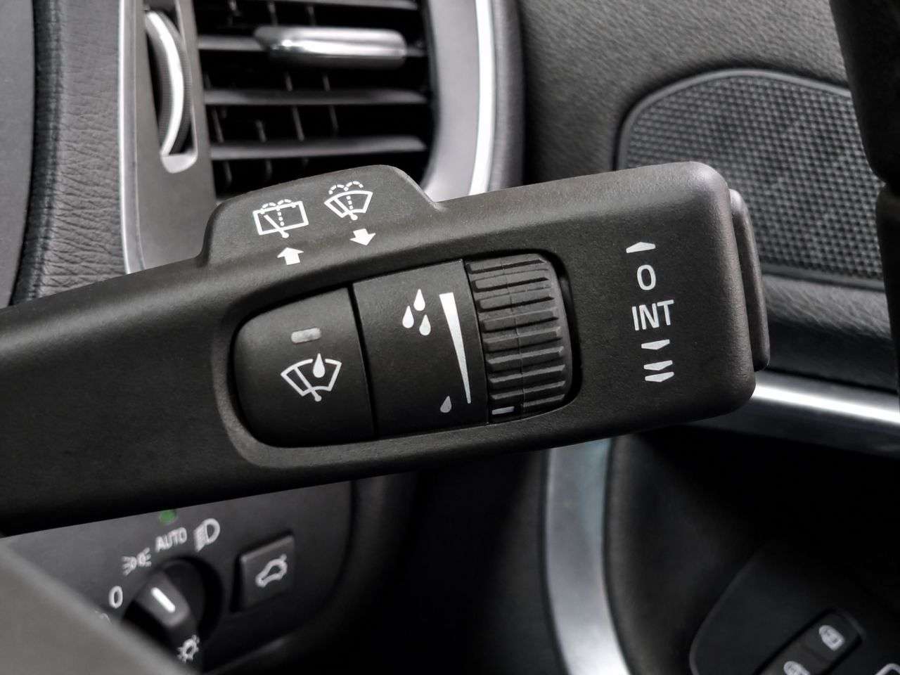 2015 VOLVO V40 2015 VOLVO V40