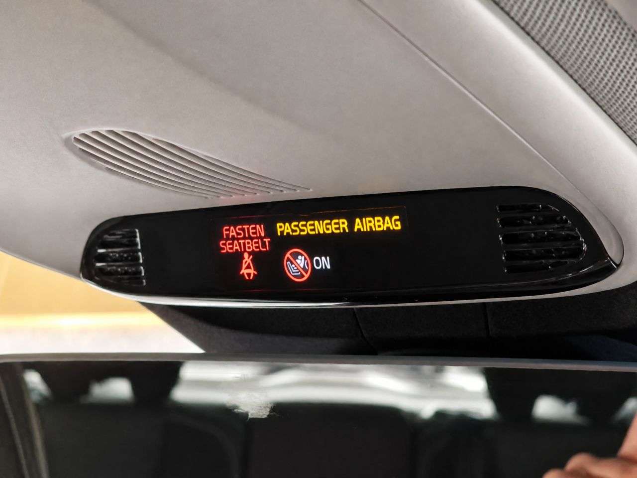 2015 VOLVO V40 2015 VOLVO V40