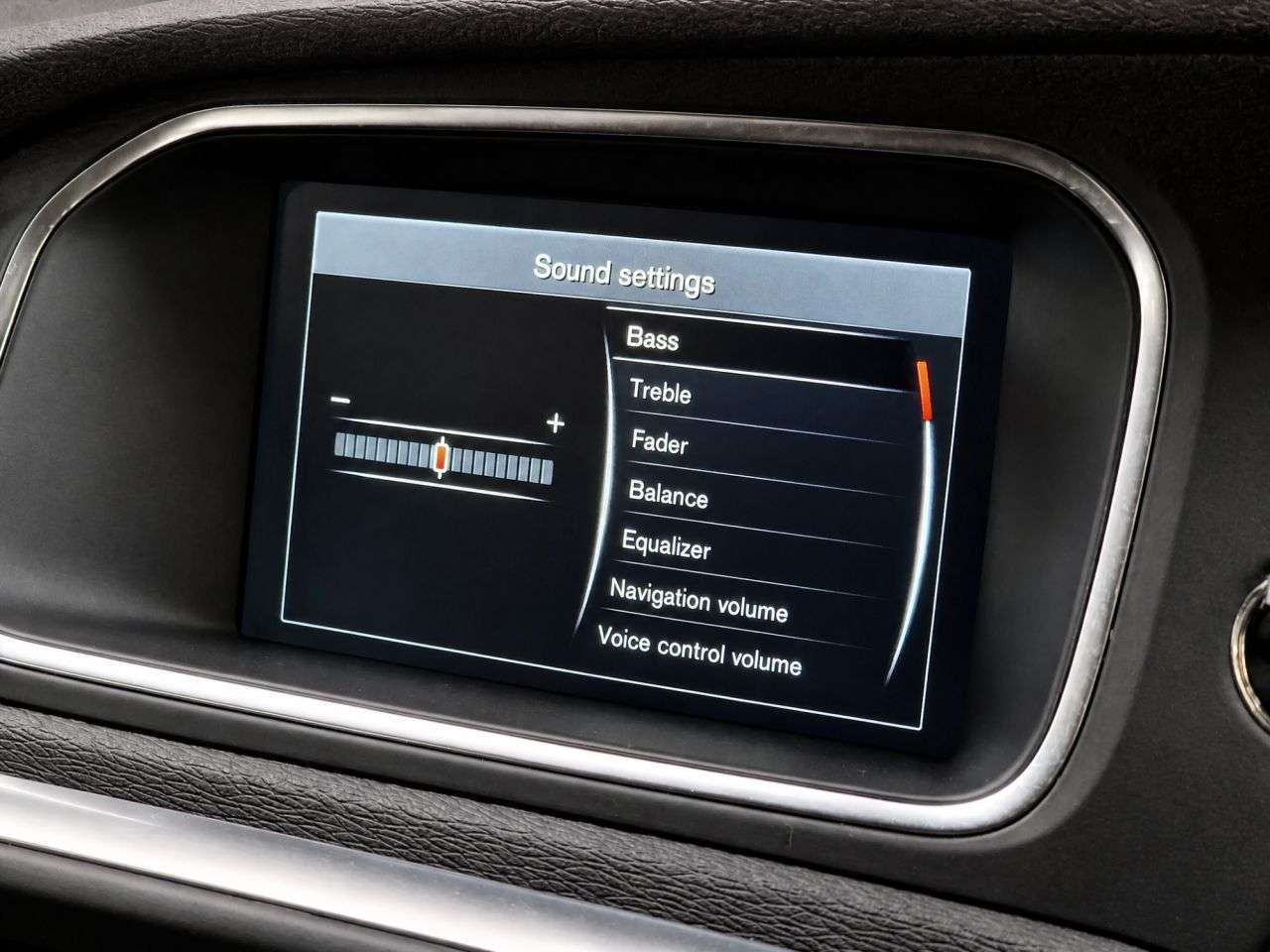 2015 VOLVO V40 2015 VOLVO V40