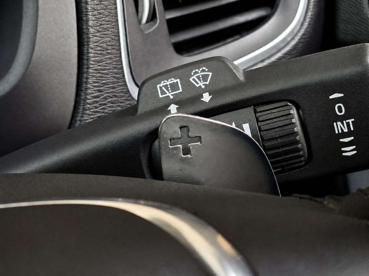 2015 VOLVO V40 2015 VOLVO V40