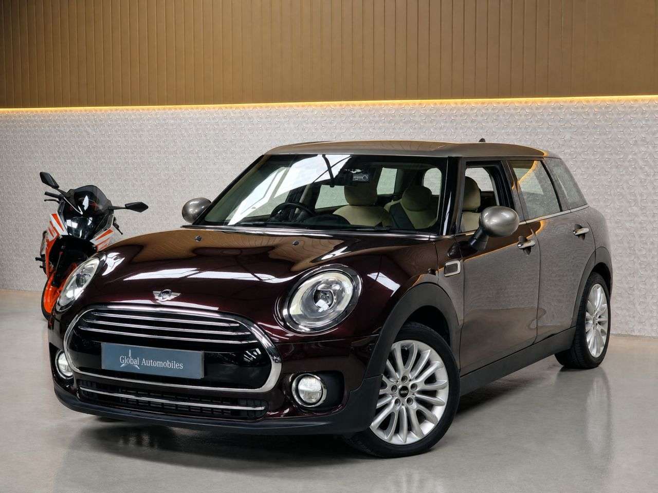 2015 MINI CLUBMAN 2015 MINI CLUBMAN