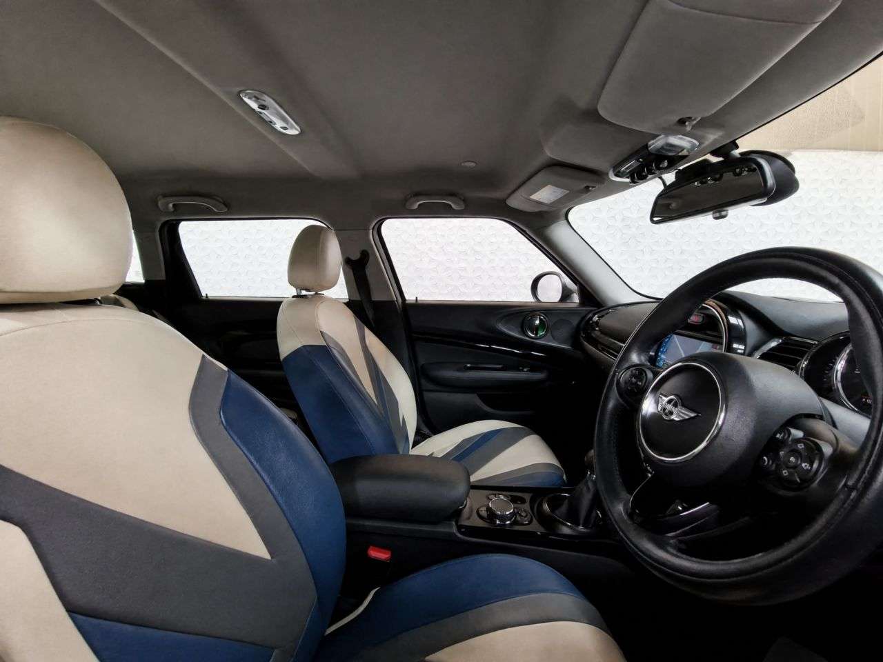 2015 MINI CLUBMAN 2015 MINI CLUBMAN