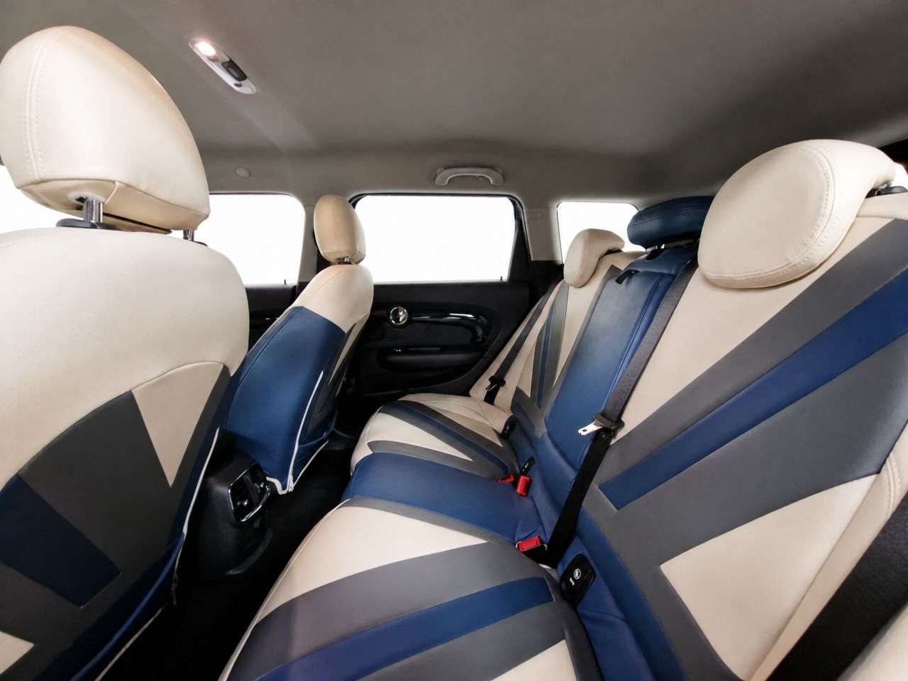 2015 MINI CLUBMAN 2015 MINI CLUBMAN