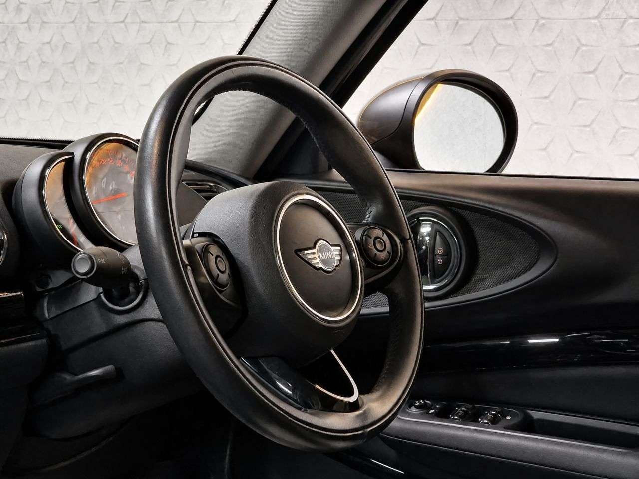 2015 MINI CLUBMAN 2015 MINI CLUBMAN