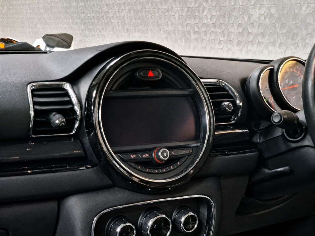 2015 MINI CLUBMAN 2015 MINI CLUBMAN