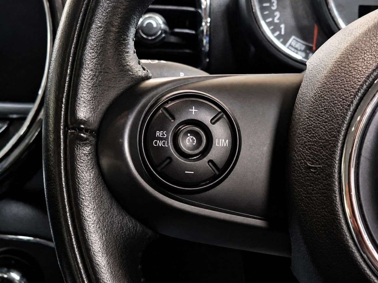 2015 MINI CLUBMAN 2015 MINI CLUBMAN