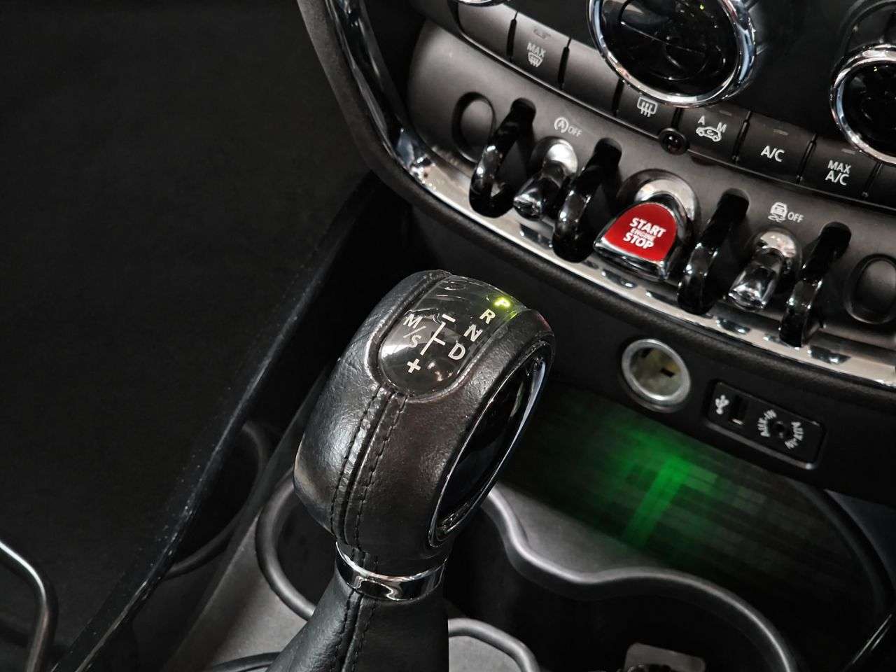 2015 MINI CLUBMAN 2015 MINI CLUBMAN