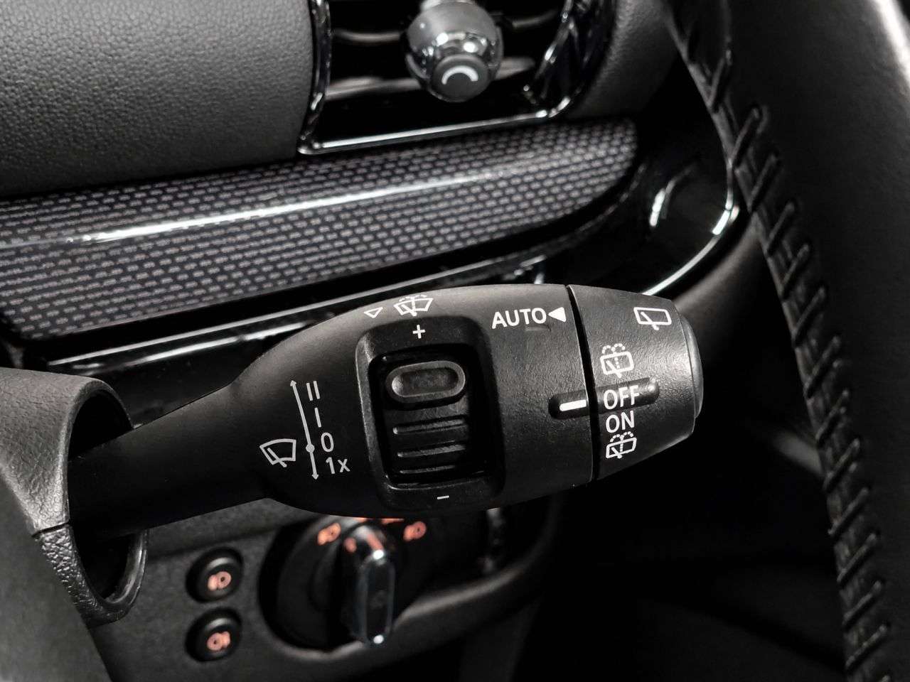 2015 MINI CLUBMAN 2015 MINI CLUBMAN
