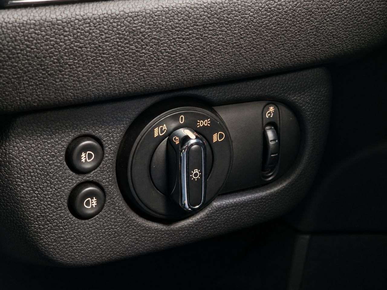 2015 MINI CLUBMAN 2015 MINI CLUBMAN