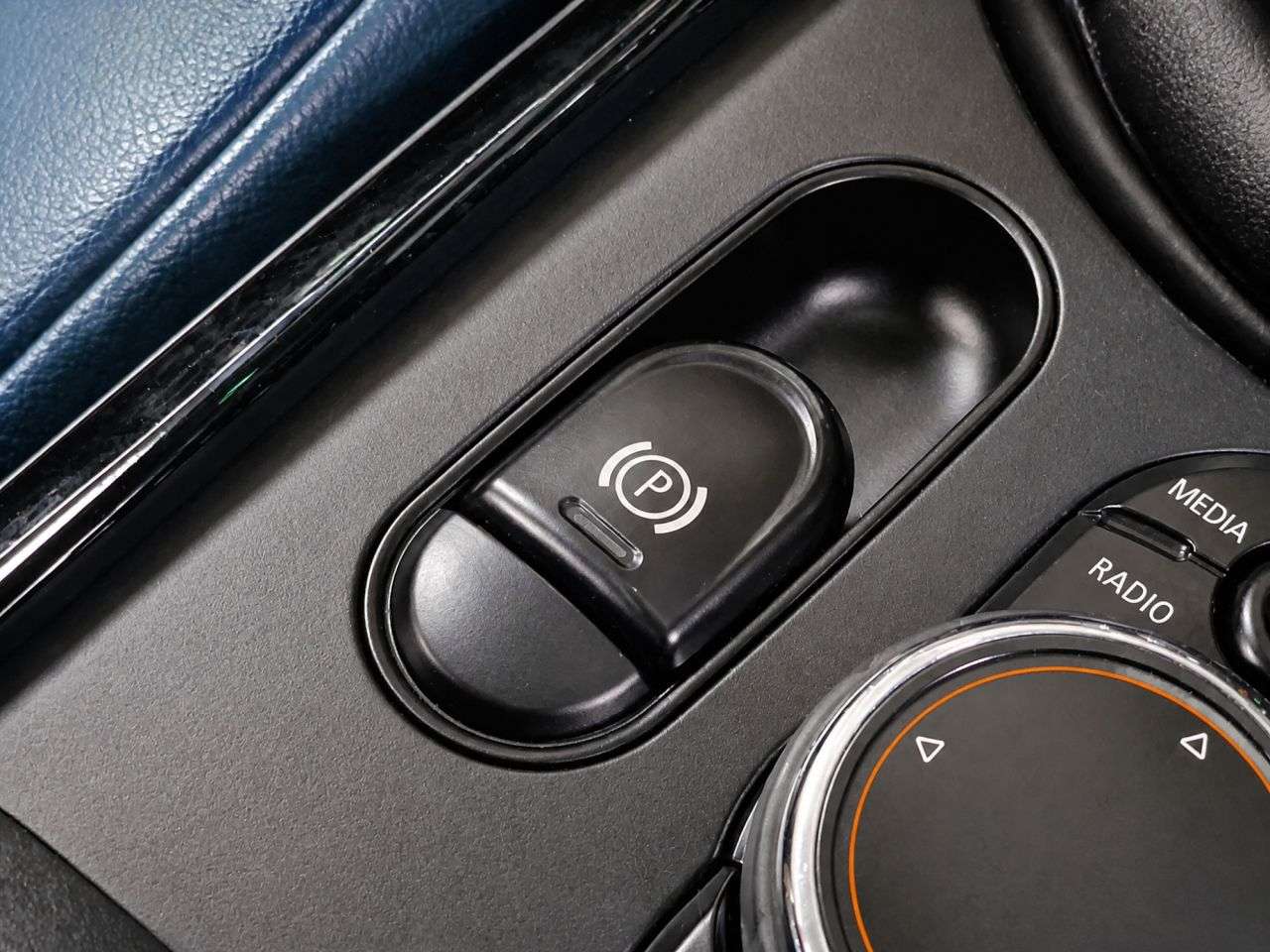 2015 MINI CLUBMAN 2015 MINI CLUBMAN