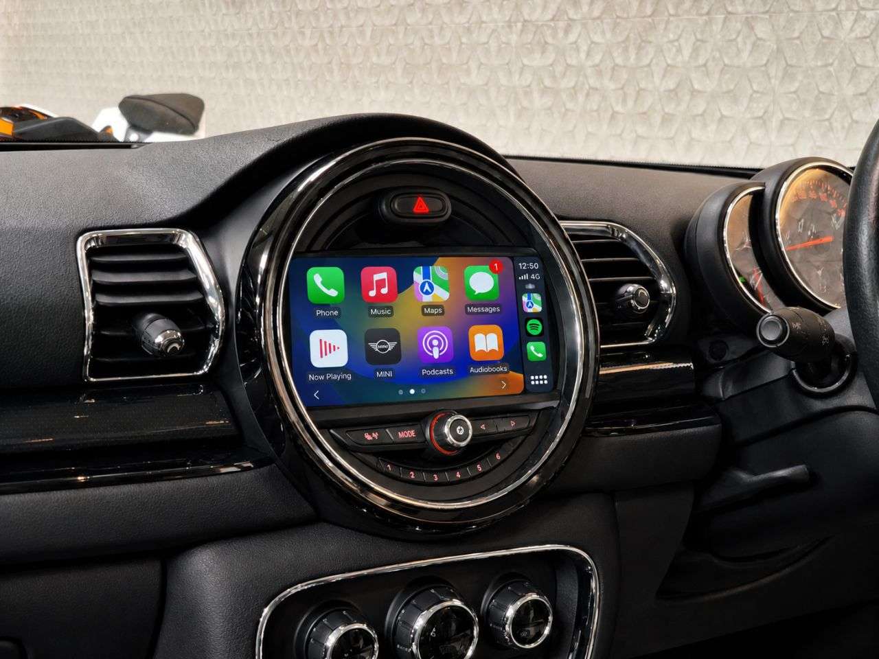 A 2015 MINI CLUBMAN 1.5 Cooper Auto Euro 6 (s/s) 6dr TOP SPEC | PEPPER PACK II A 2015 MINI CLUBMAN 1.5 Cooper Auto Euro 6 (s/s) 6dr TOP SPEC | PEPPER PACK II