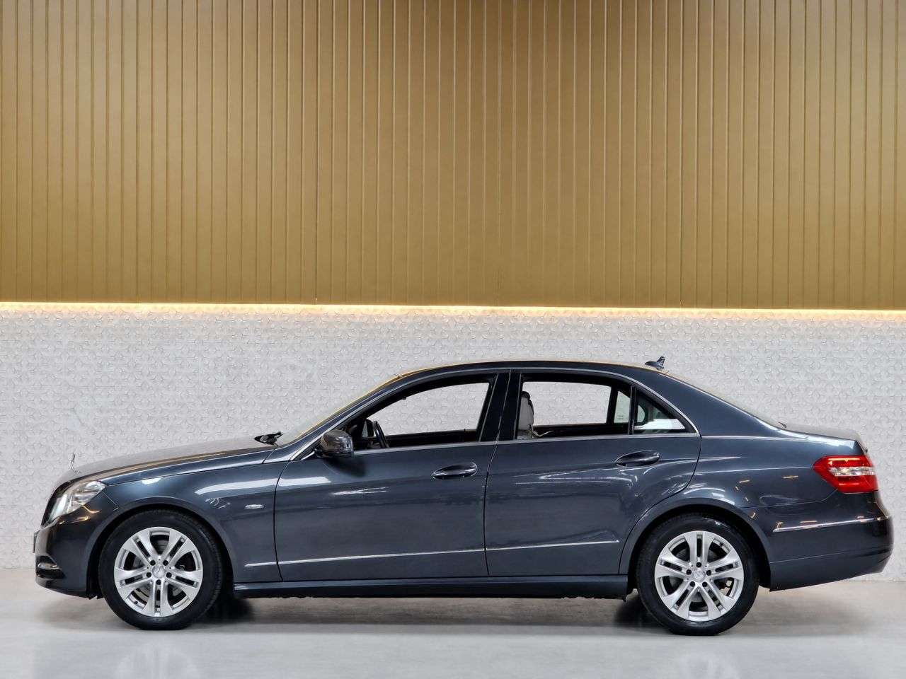 2011 MERCEDES-BENZ E CLASS 2011 MERCEDES-BENZ E CLASS