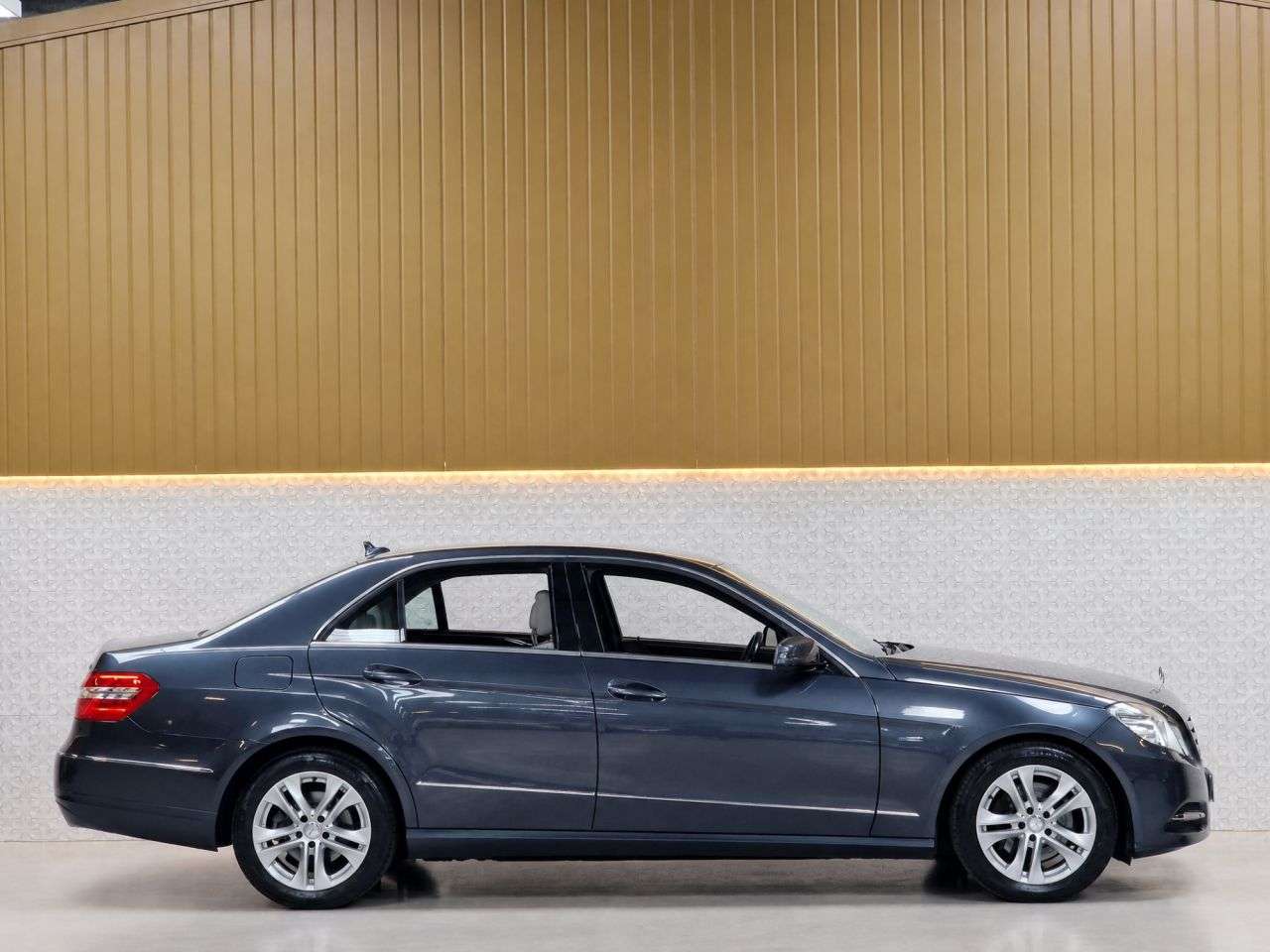 2011 MERCEDES-BENZ E CLASS 2011 MERCEDES-BENZ E CLASS