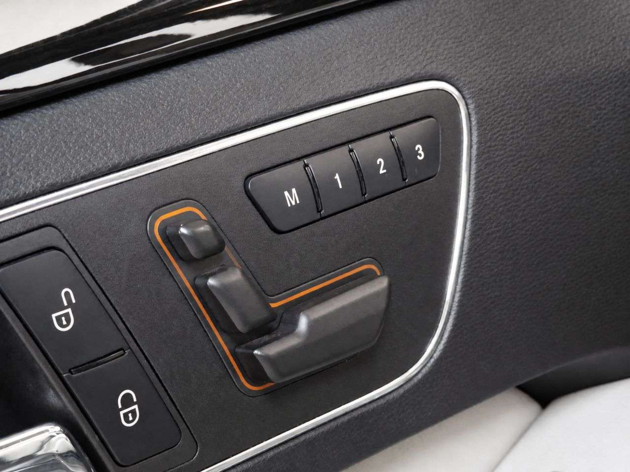 2011 MERCEDES-BENZ E CLASS 2011 MERCEDES-BENZ E CLASS