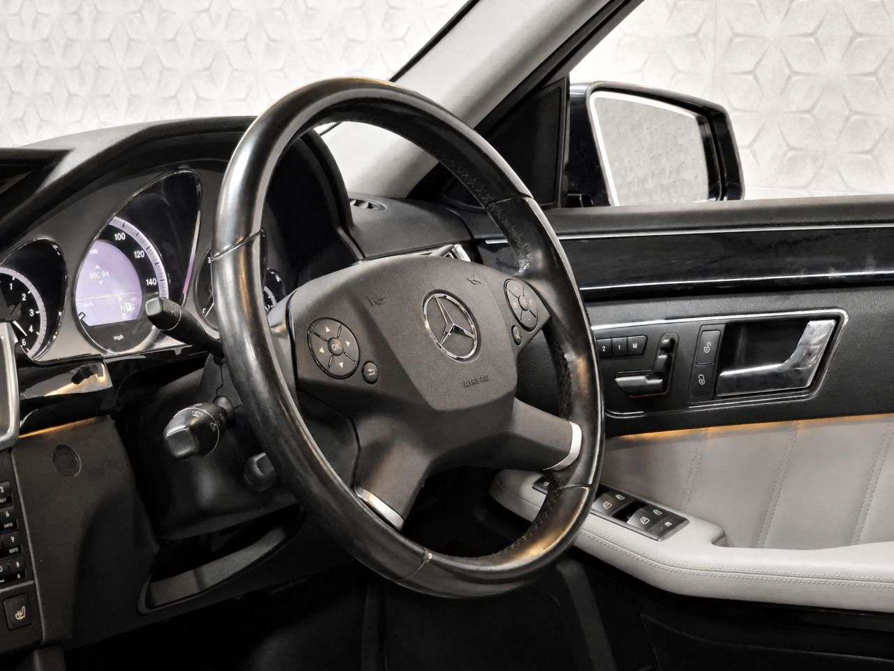 2011 MERCEDES-BENZ E CLASS 2011 MERCEDES-BENZ E CLASS