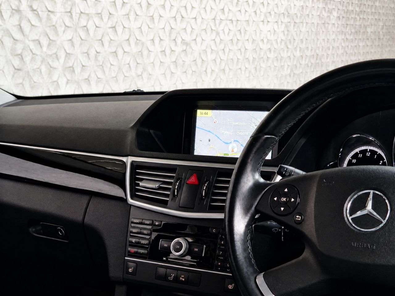 2011 MERCEDES-BENZ E CLASS 2011 MERCEDES-BENZ E CLASS
