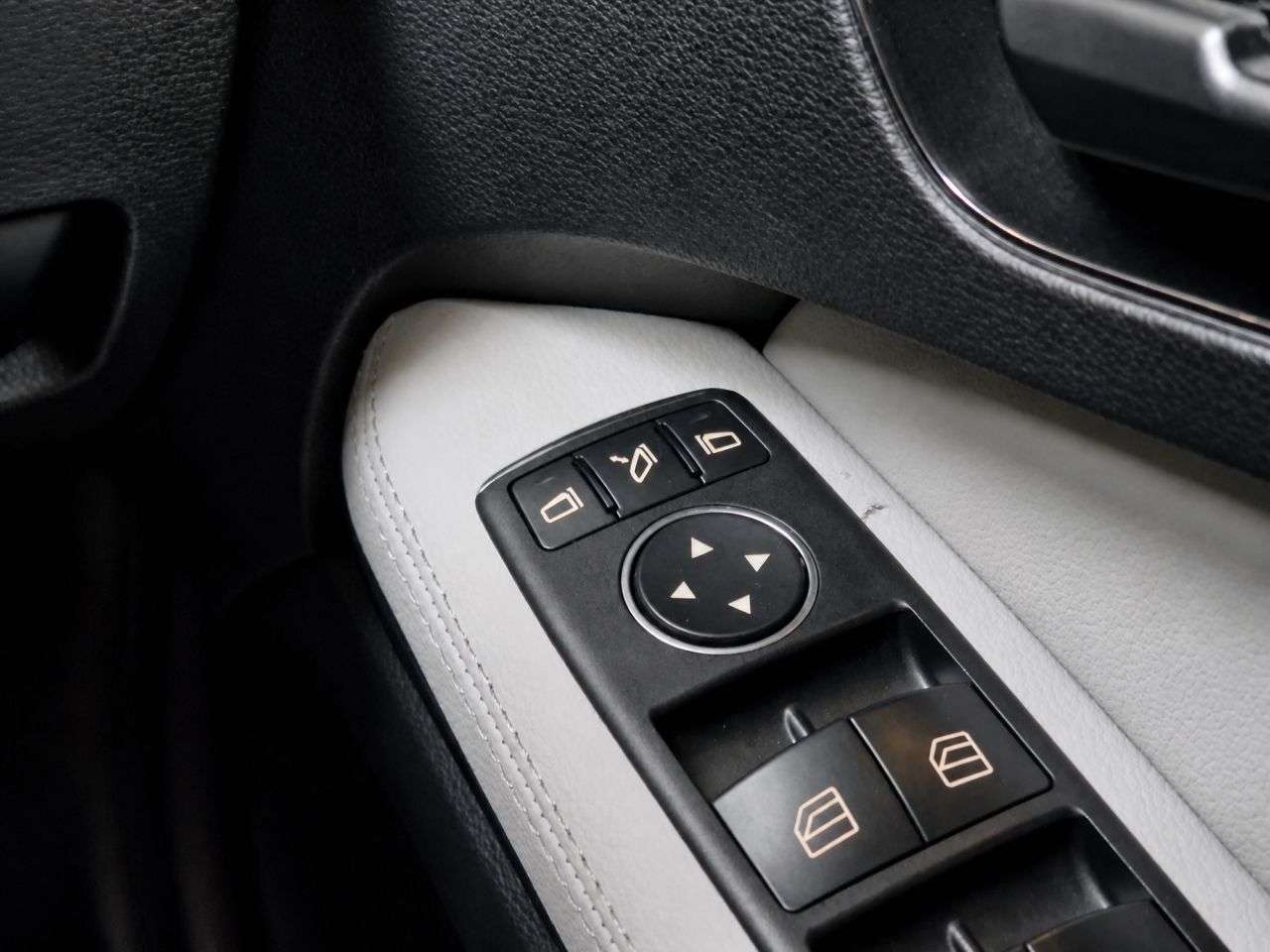 2011 MERCEDES-BENZ E CLASS 2011 MERCEDES-BENZ E CLASS