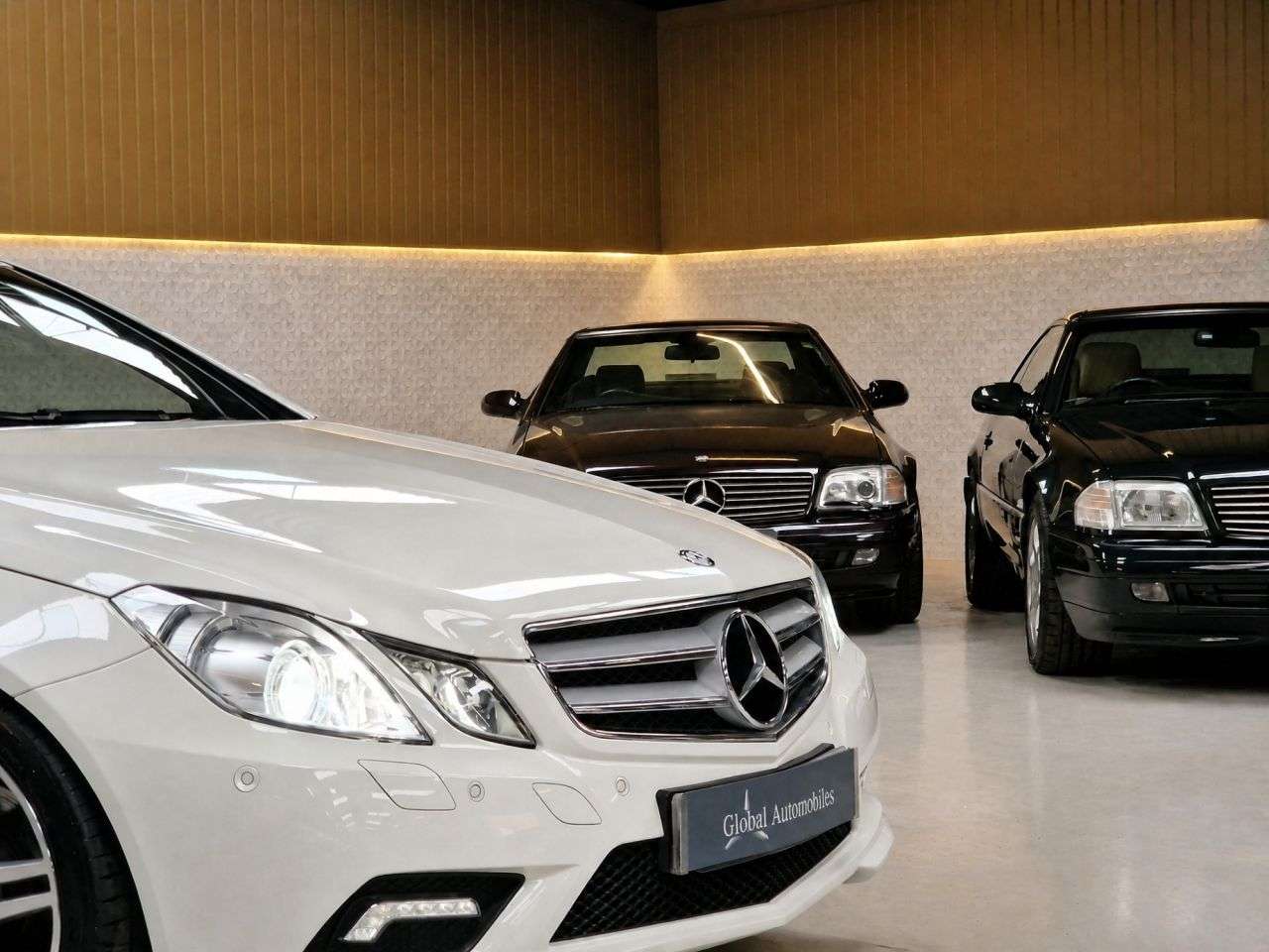 A 2010 MERCEDES-BENZ E CLASS 2.1 E250 CDI BlueEfficiency Sport Coupe 2dr Diesel Tiptronic Euro 5 (204 ps A 2010 MERCEDES-BENZ E CLASS 2.1 E250 CDI BlueEfficiency Sport Coupe 2dr Diesel Tiptronic Euro 5 (204 ps