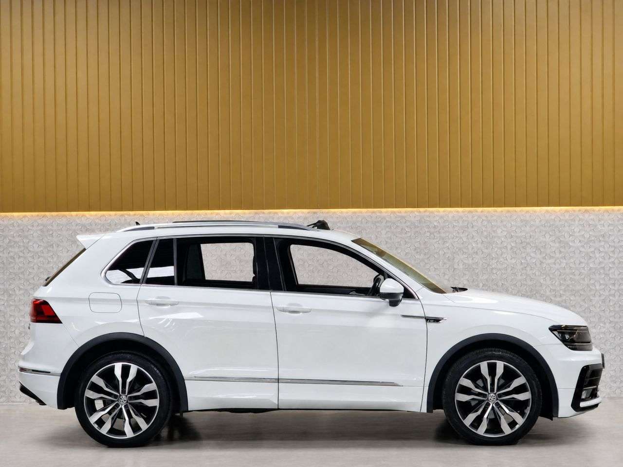 2017 VOLKSWAGEN TIGUAN 2017 VOLKSWAGEN TIGUAN