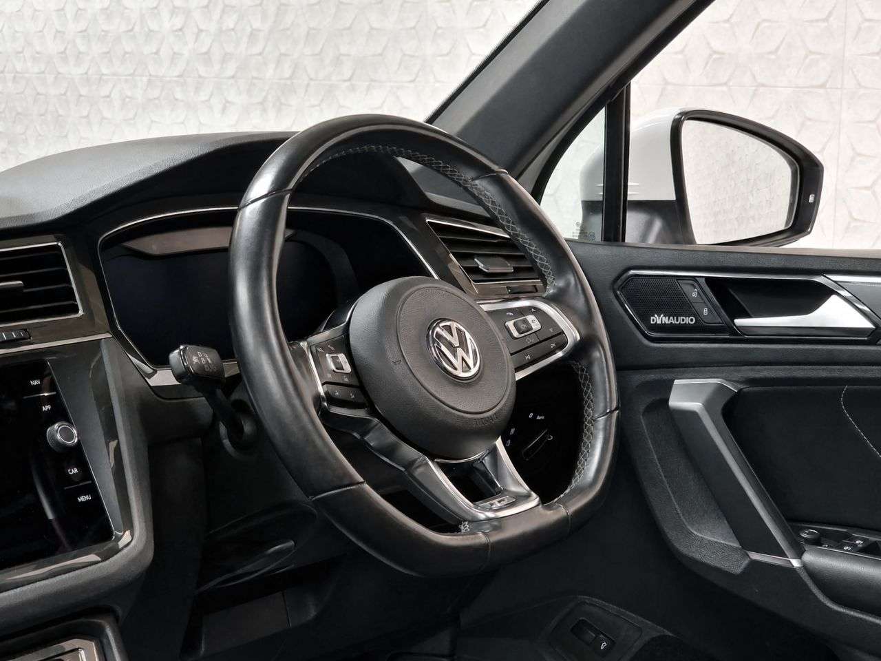 2017 VOLKSWAGEN TIGUAN 2017 VOLKSWAGEN TIGUAN