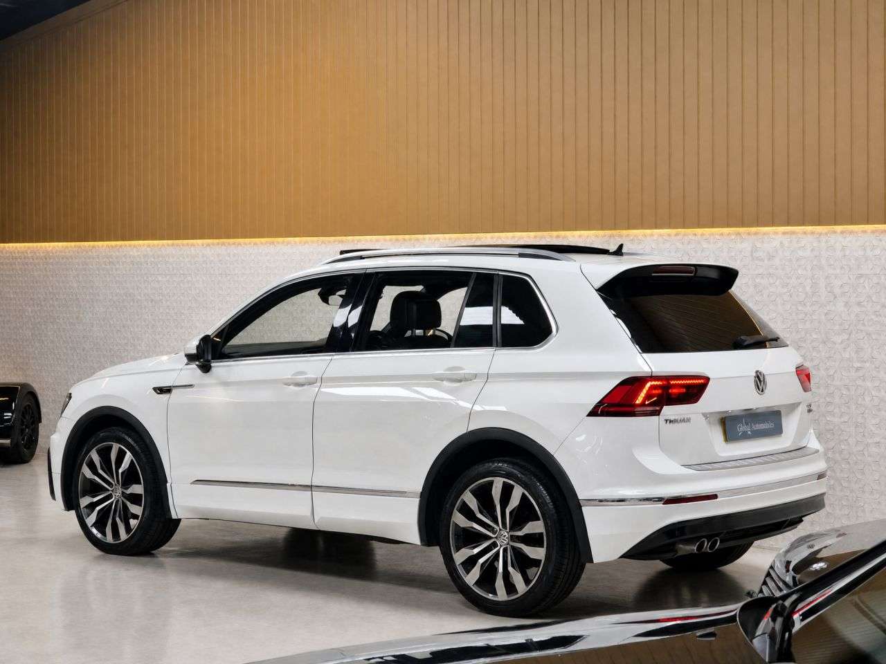 2017 VOLKSWAGEN TIGUAN 2017 VOLKSWAGEN TIGUAN