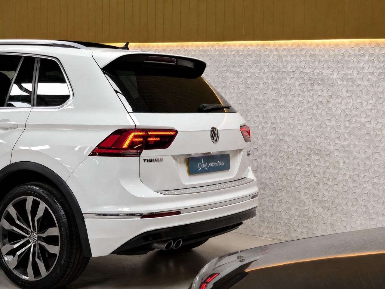 2017 VOLKSWAGEN TIGUAN 2017 VOLKSWAGEN TIGUAN