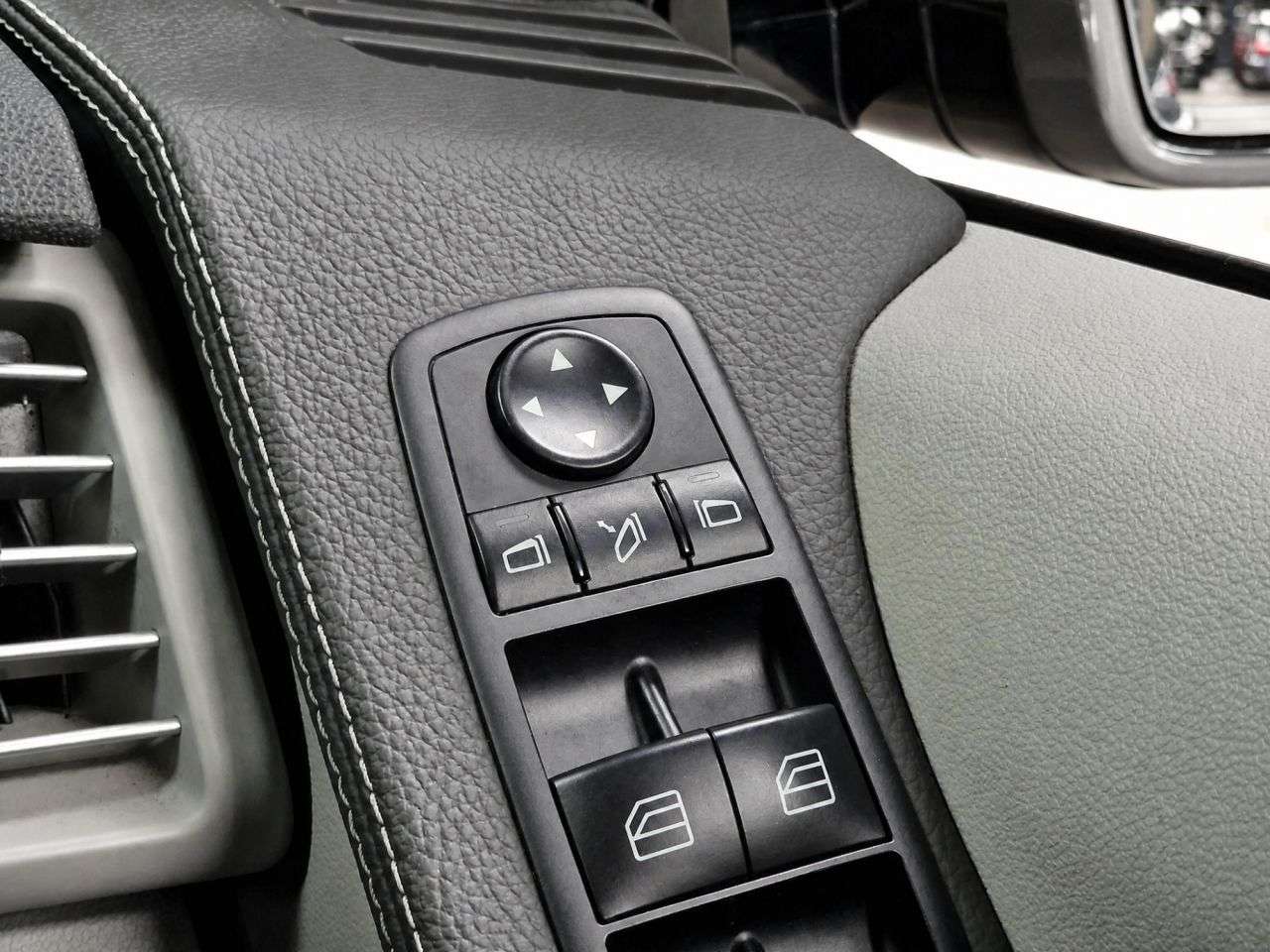 2012 MERCEDES-BENZ R CLASS 2012 MERCEDES-BENZ R CLASS