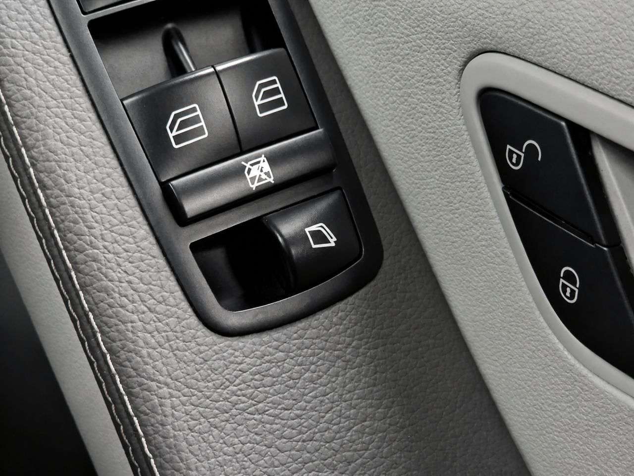 2012 MERCEDES-BENZ R CLASS 2012 MERCEDES-BENZ R CLASS