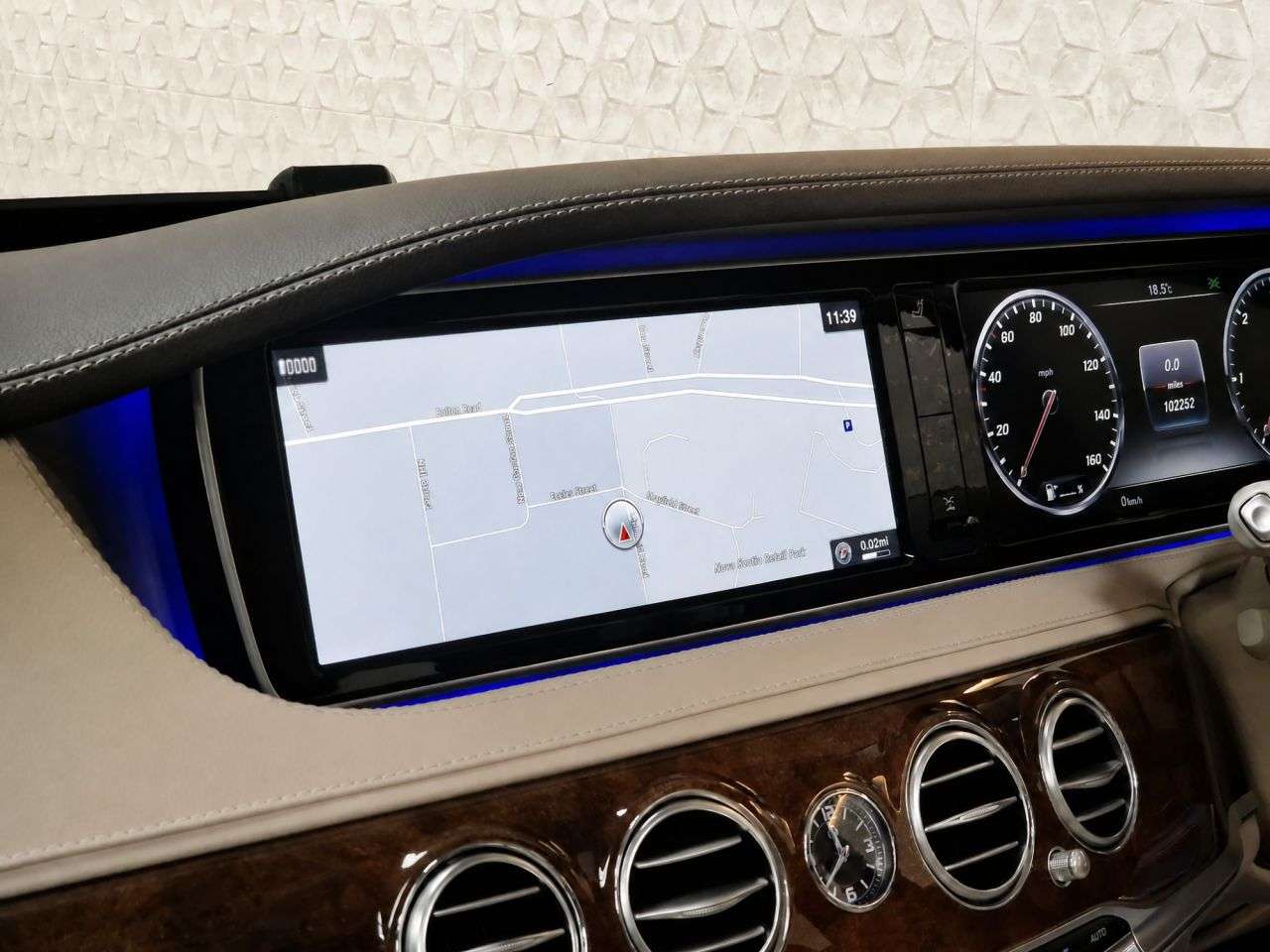A 2015 MERCEDES-BENZ S CLASS 3.0 S350d V6 AMG Line Saloon 4dr Diesel G-Tronic+ Euro 6 (s/s) (258 ps) SPE A 2015 MERCEDES-BENZ S CLASS 3.0 S350d V6 AMG Line Saloon 4dr Diesel G-Tronic+ Euro 6 (s/s) (258 ps) SPE