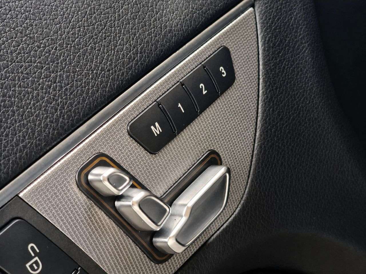 2016 MERCEDES-BENZ E CLASS 2016 MERCEDES-BENZ E CLASS
