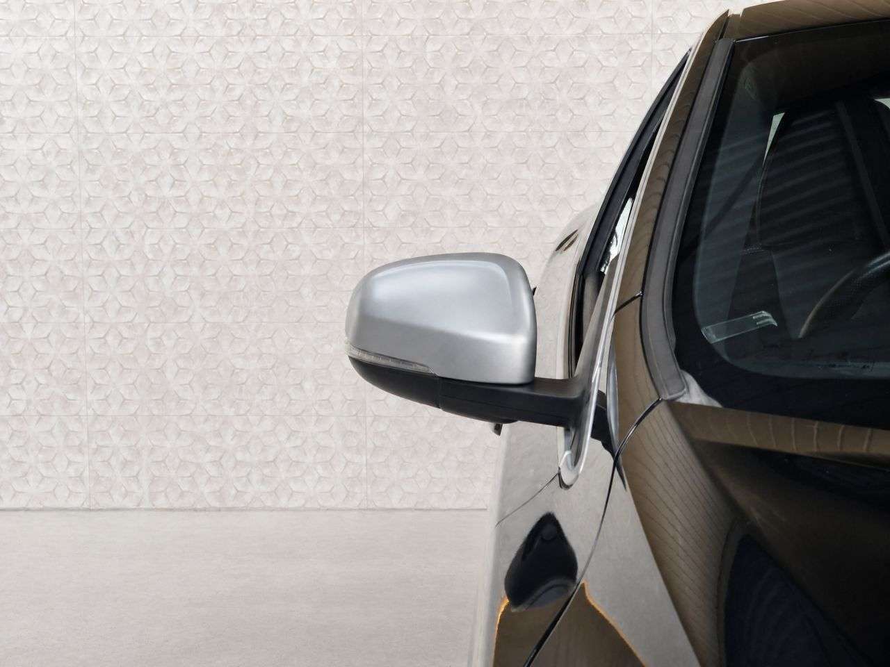 2019 VOLVO V40 2019 VOLVO V40