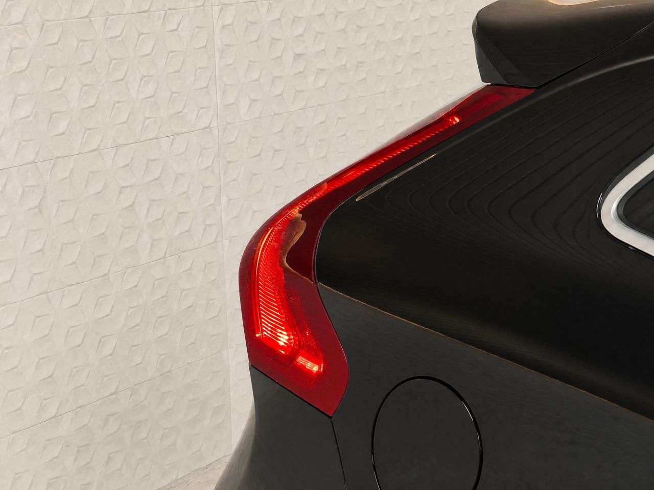 2019 VOLVO V40 2019 VOLVO V40