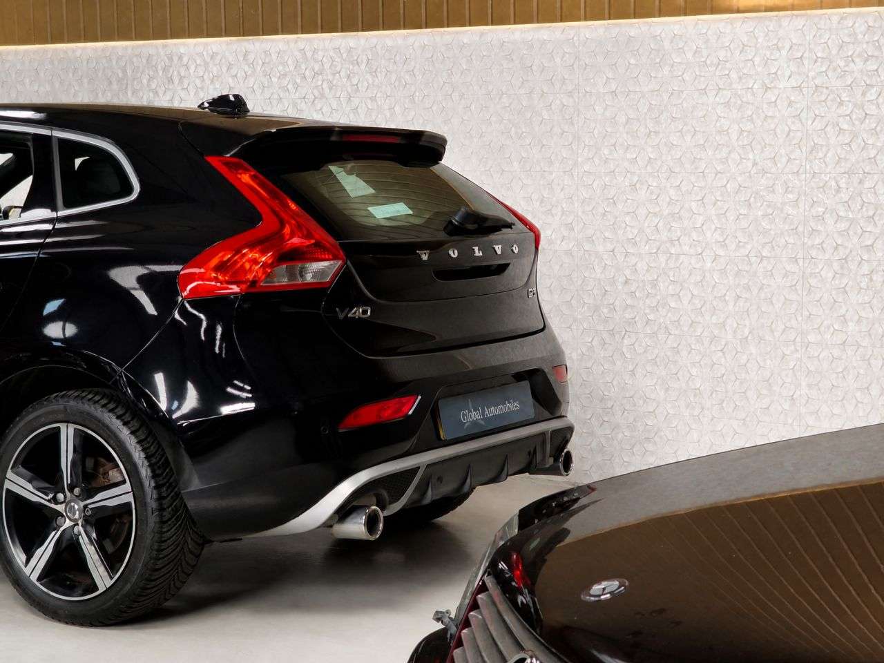2019 VOLVO V40 2019 VOLVO V40