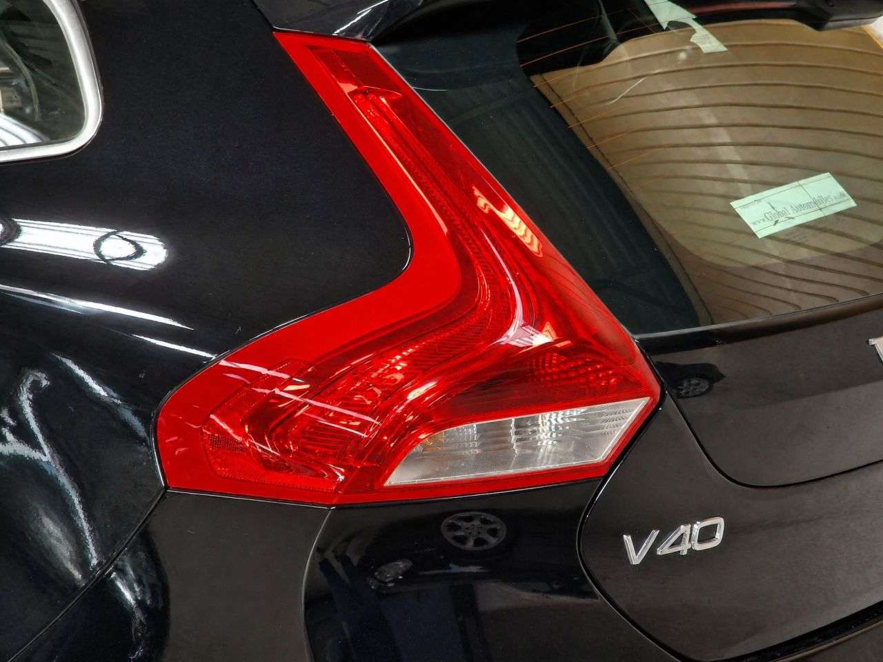 2019 VOLVO V40 2019 VOLVO V40