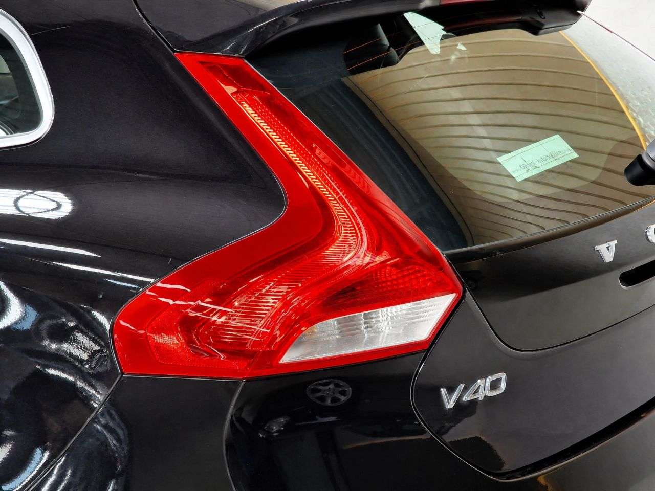 2019 VOLVO V40 2019 VOLVO V40