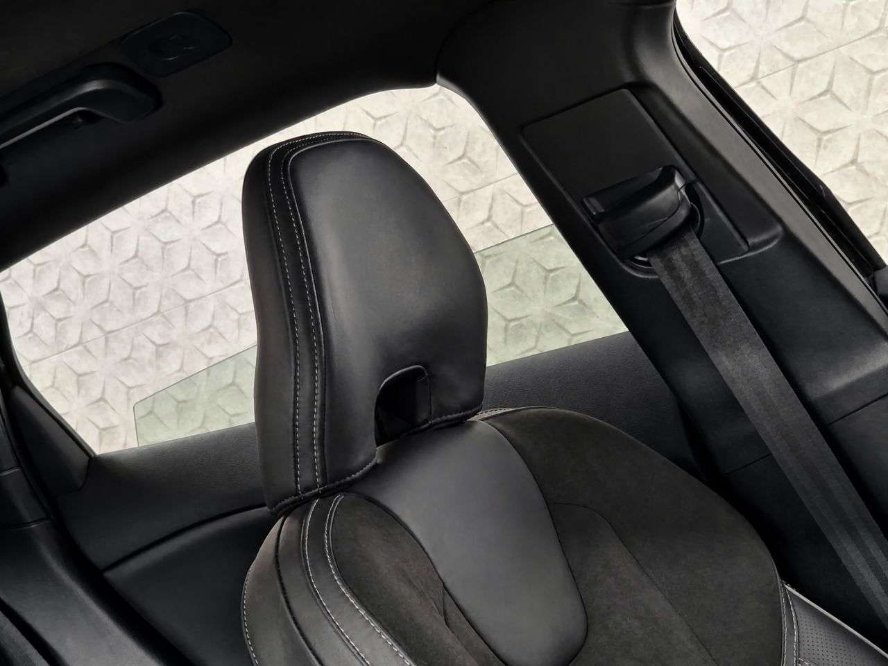 2019 VOLVO V40 2019 VOLVO V40