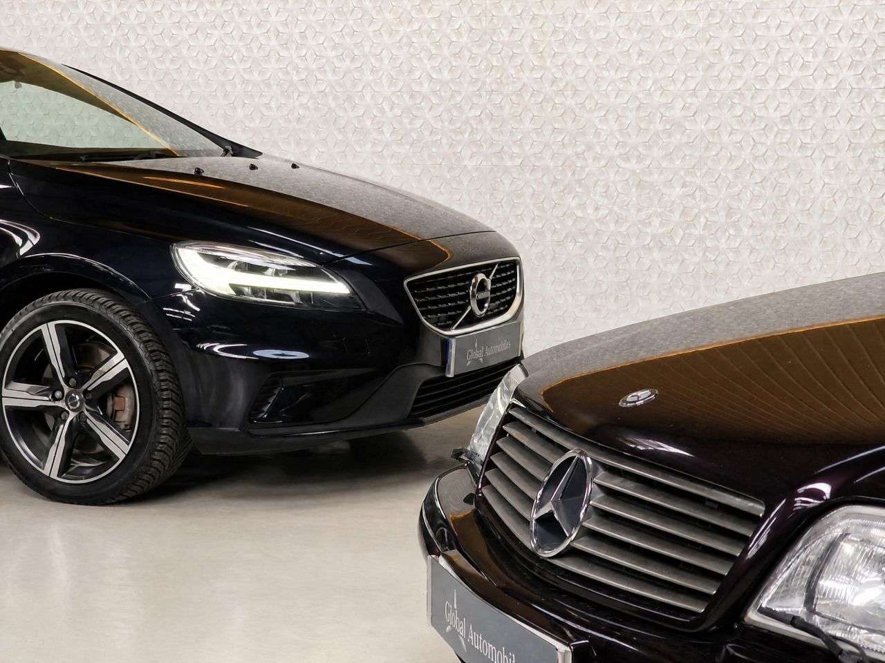 2019 VOLVO V40 2019 VOLVO V40