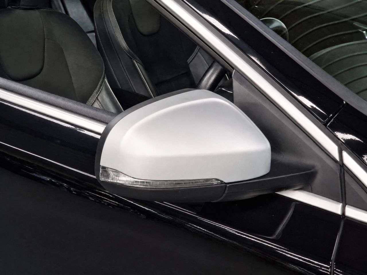 2019 VOLVO V40 2019 VOLVO V40