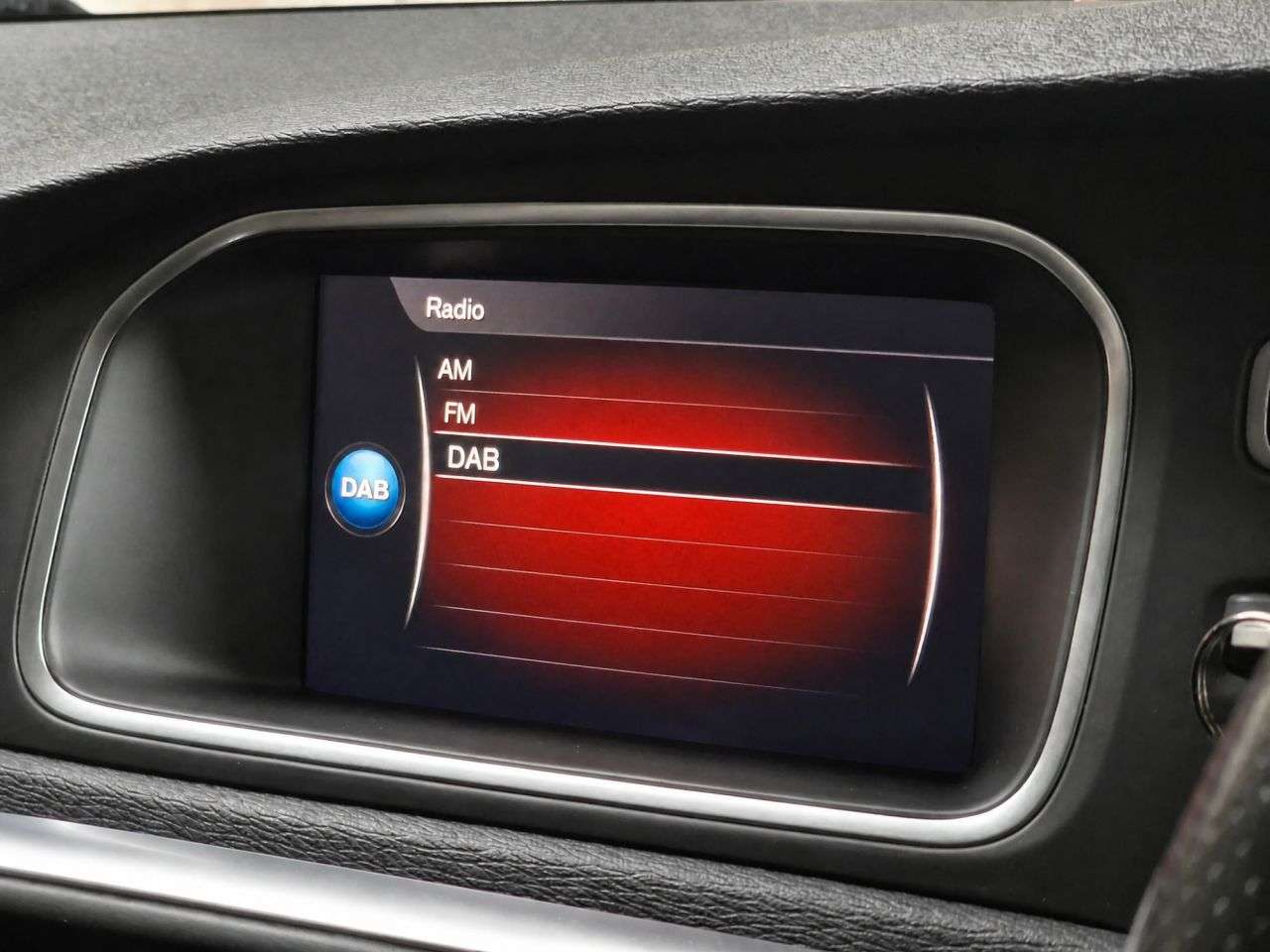 2019 VOLVO V40 2019 VOLVO V40