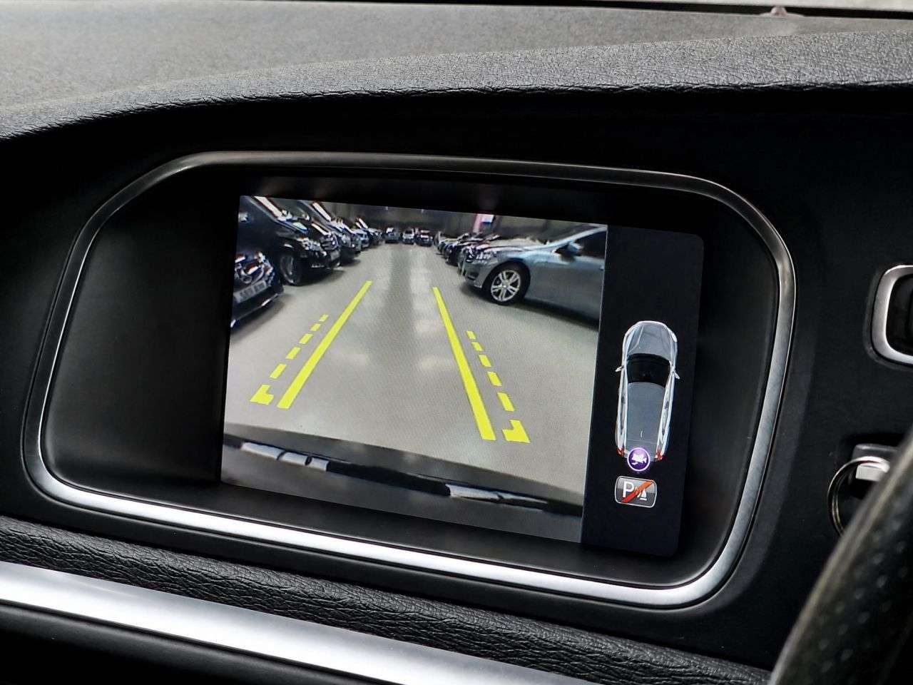 2019 VOLVO V40 2019 VOLVO V40