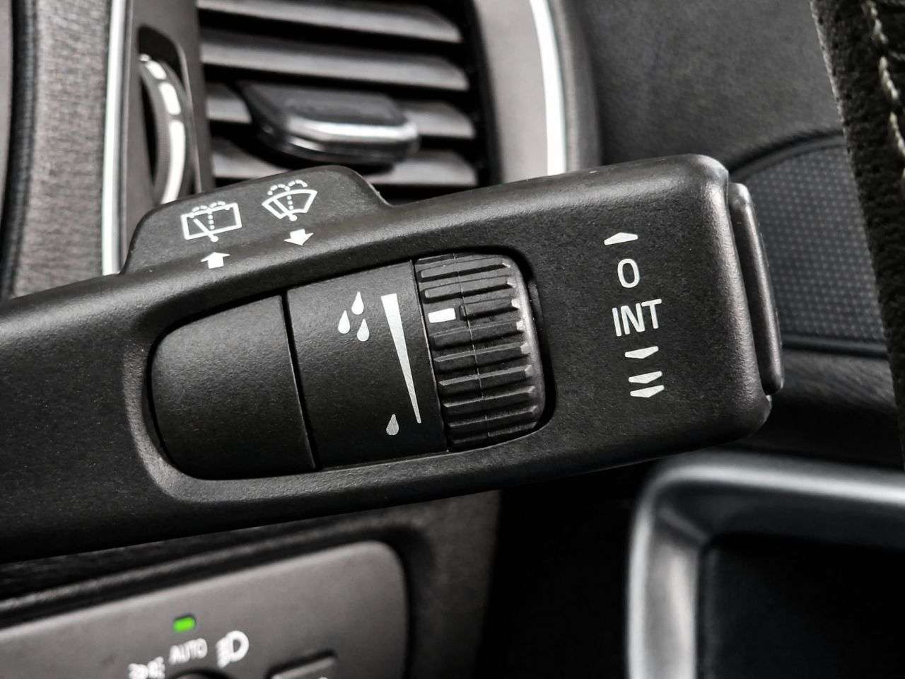 2019 VOLVO V40 2019 VOLVO V40