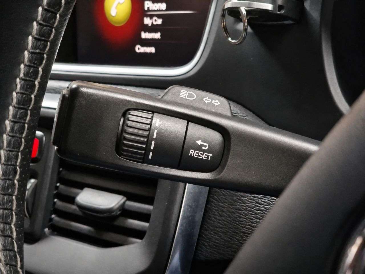 2019 VOLVO V40 2019 VOLVO V40